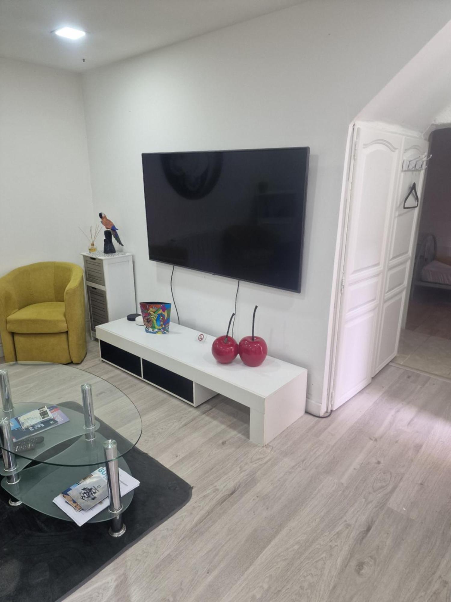 Maison Climatisee ,2 Chambres, Parking Compris